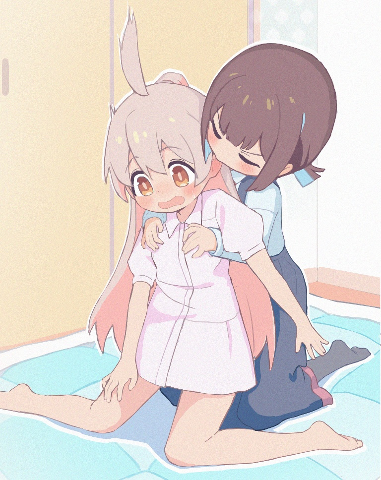 /files/00169_2girls_ahoge_bangs_bare_legs_barefoot.png