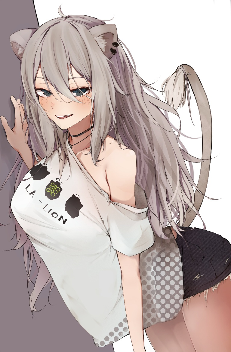 Result /files/01357_1girl_animal_ears_bangs_black_shorts_blush.png