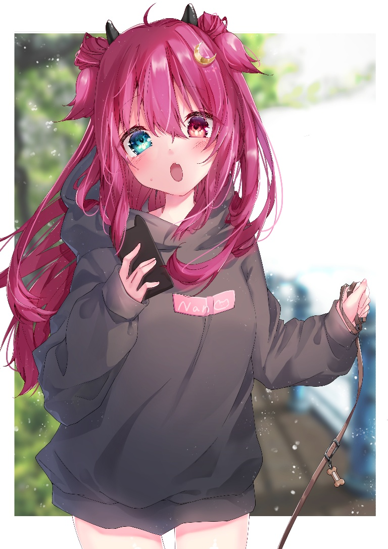 Result /files/12938_1girl__o_black_hoodie_blurry_blurry_background.png