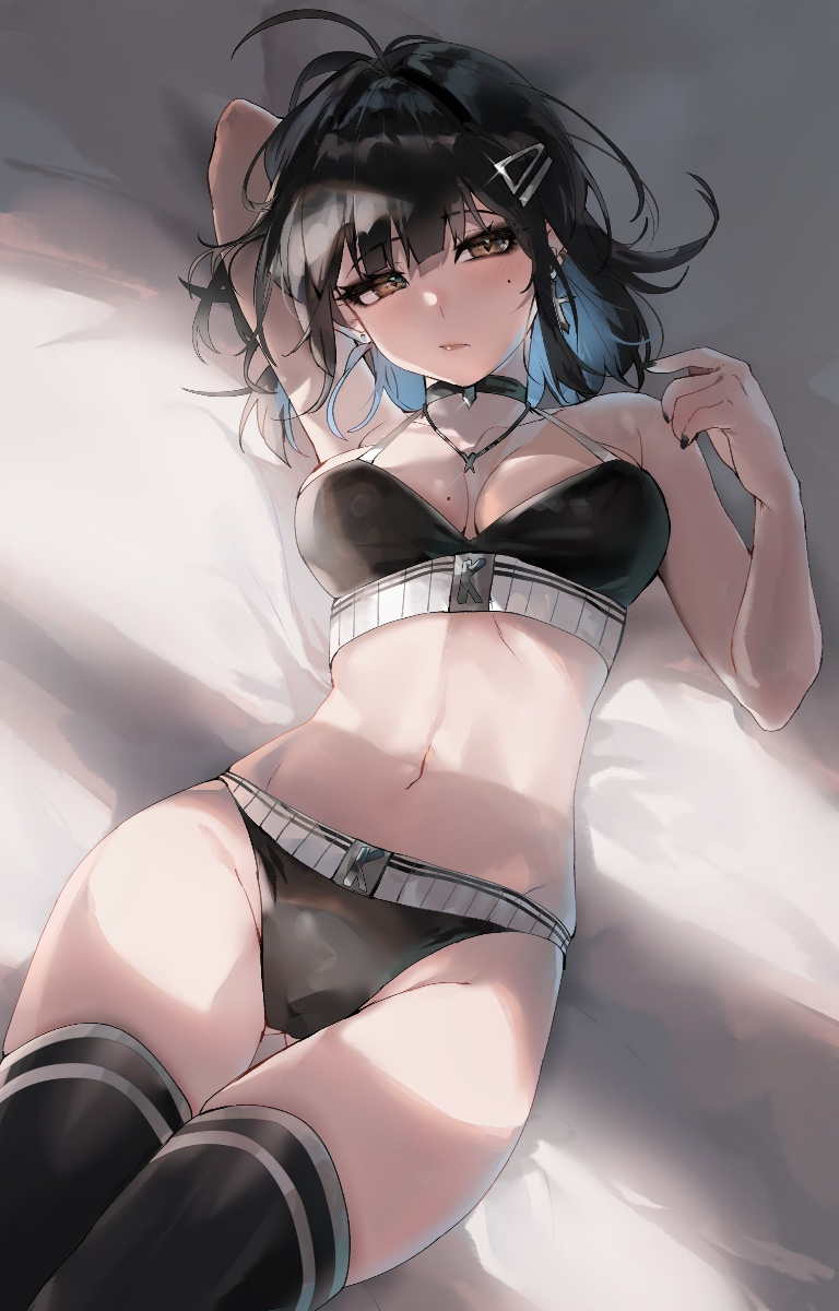 /files/19775_1girl_ahoge_arm_behind_head_bangs_black_choker.png
